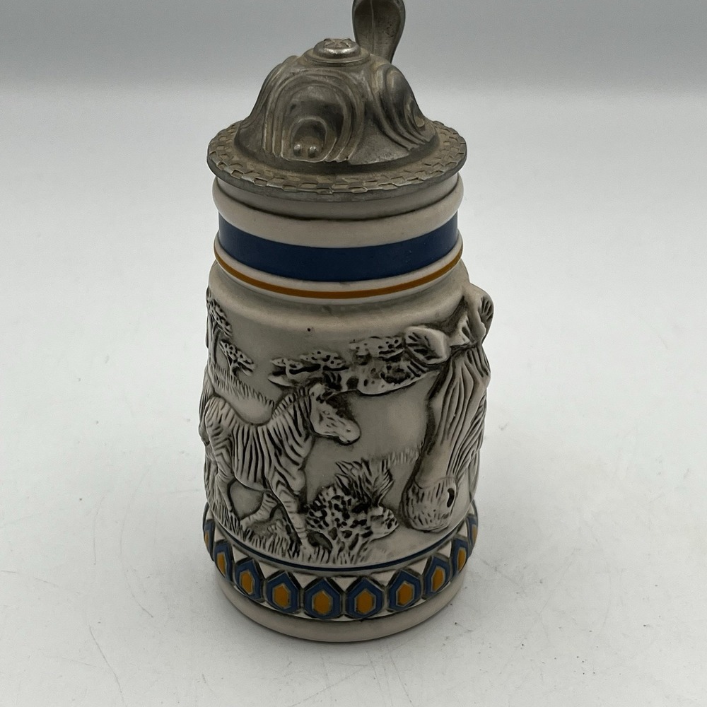 Vintage 1992 Avon Endangered Species Mountain Zebra Beer stein - 5.5 in. H - Picture 4 of 7